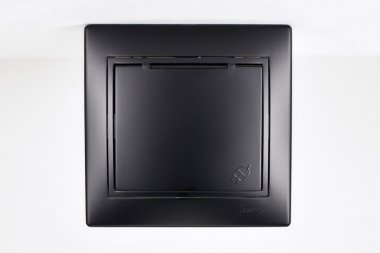 Фотография товара 'Lezard 701-4242-123 MIRA Розетка с/з с крышкой керамика'