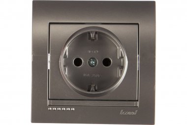 Фотография товара 'Lezard 702-2828-122B DERIY Розетка с/з серебристый металлик'