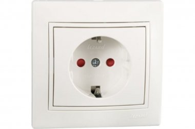 Фотография товара 'Lezard 701-0202-124B MIRA Розетка с защитой от детей'