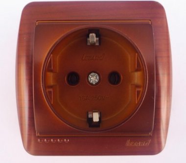 Фотография товара 'Lezard DEMET Розетка с заземлением, 711-0500-122'