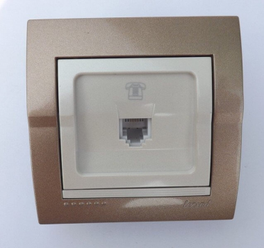 Фотография товара 'Lezard 702-3230-139 DERIY Розетка компьютерная коричневая и жемчужно-белая металлик'