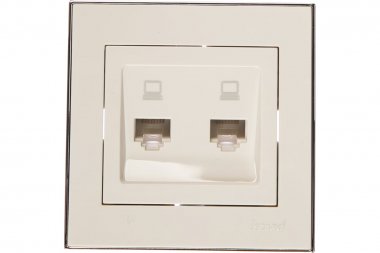 Фотография товара 'Lezard 703-0225-141 RAIN Розетка компьютерная двойная белый с бок. вст. хром'