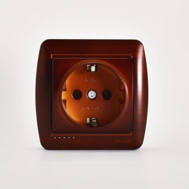 Фотография товара 'Lezard DEMET Розетка с заземлением, 711-0400-122'