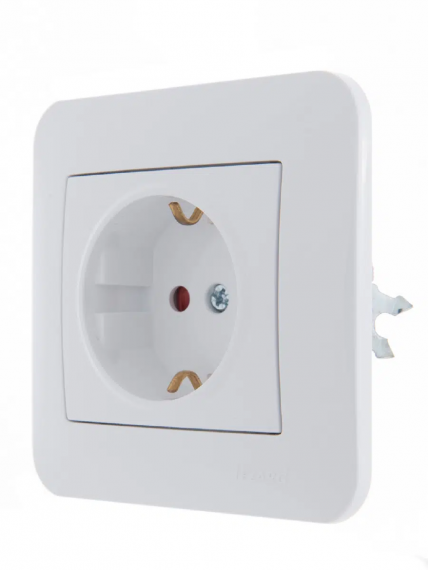 Фотография товара 'Lezard 708-0200-124B KARINA LIFE Розетка с защитой от детей ПБТ'
