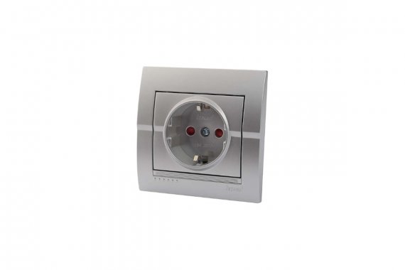 Фотография товара 'Lezard 702-2828-124B DERIY Розетка с защитой от детей серебристый металлик'