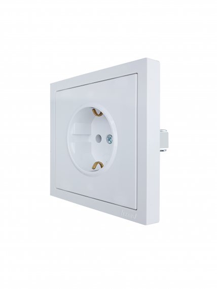 Фотография товара 'Lezard 704-0288-124BQC ZIMA Розетка с защитой от детей ПБТ белая безвинтовой зажим/клемма'