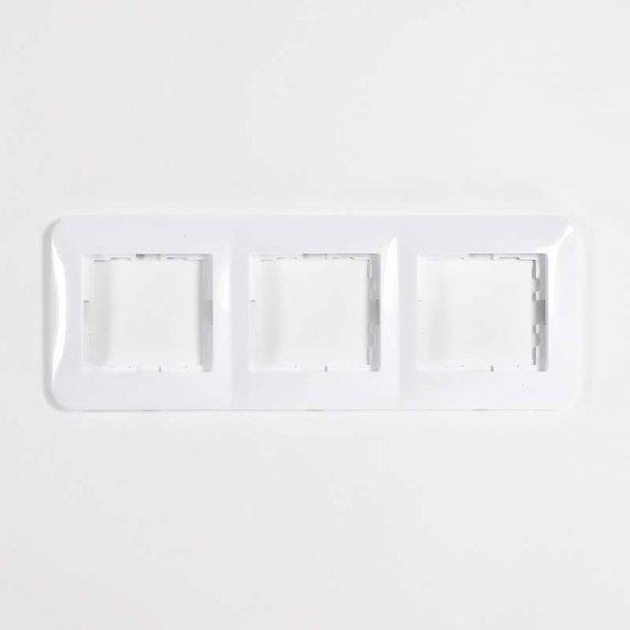 Фотография товара 'Lezard KARINA LIFE Рамка 3-ая горизонтальная, 708-0200-148'