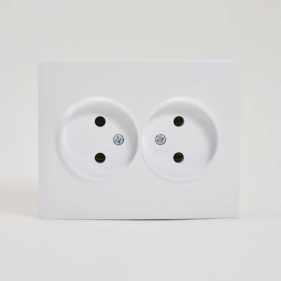 Фотография товара 'Lezard KARINA Розетка двойная без заземления ПБТ, 707-0200-128B'