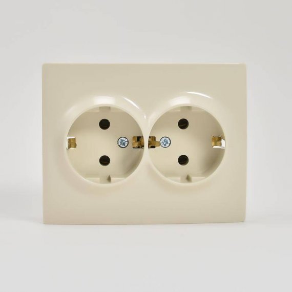 Фотография товара 'Lezard KARINA Розетка двойная сзаземлением ПБТ, 707-0300-127B'