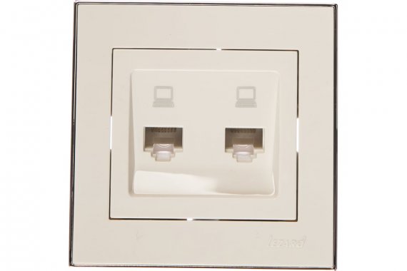 Фотография товара 'Lezard 703-0225-141 RAIN Розетка компьютерная двойная белый с бок. вст. хром'