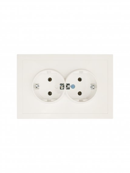 Фотография товара 'Lezard 704-9000-127BQC ZIMA Розетка 2-ая с/з ПБТ'