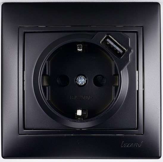 Фотография товара 'Lezard MIRA Розетка с/з + USB разъём, 701-4242-181'